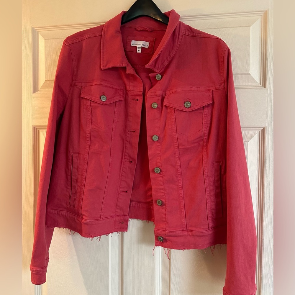 LOFT coral denim trucker jacket with raw hem size XL never worn.